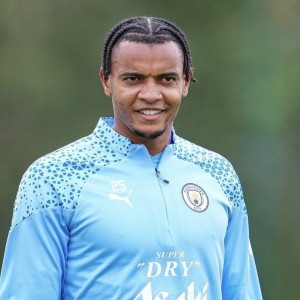 皇冠体育-现身罗马诺评论区，阿坎吉亲自回应转会传闻：我啥也不知道啊